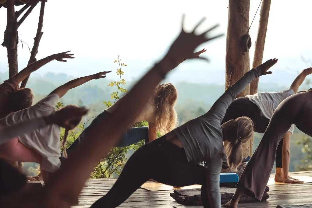 Dieses 200-stündige Yogalehrer-Ausbildungsprogramm auf Bali bietet den idealen Rahmen für Teilnehmer, um ihre Zertifizierung zu erlangen und gleichzeitig einen erholsamen Yoga-Urlaub zu genießen.